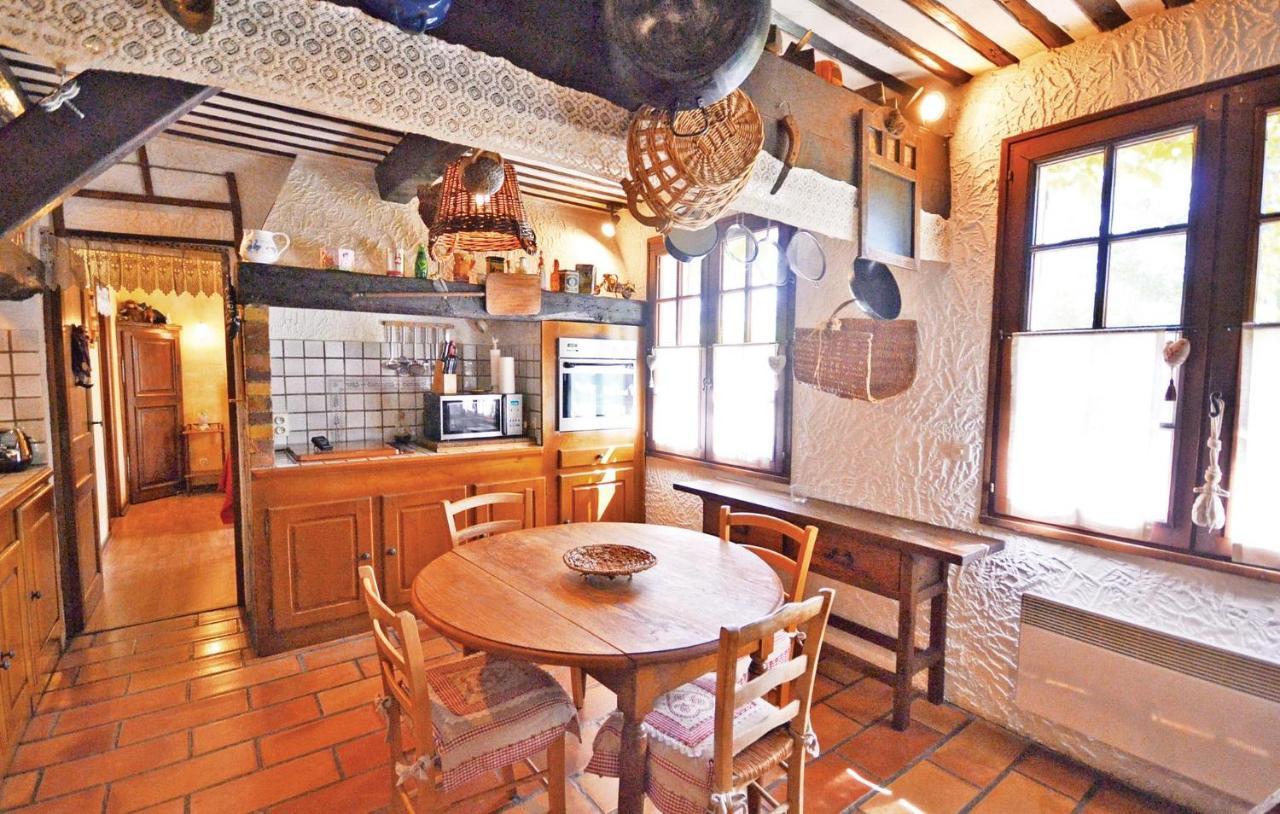 Awesome Home In Velleron With Kitchen 外观 照片